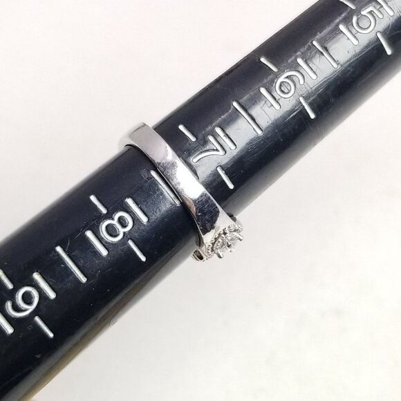 Vintage Sterling Silver and Rhinestone Inset Ring Size 7 1/2 Band, Scroll Design - Picture 7 of 9